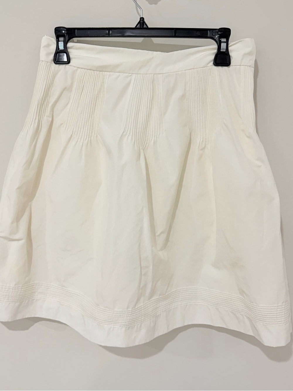 Chloé Cream Silk Textile Skirt with Pleated Detail